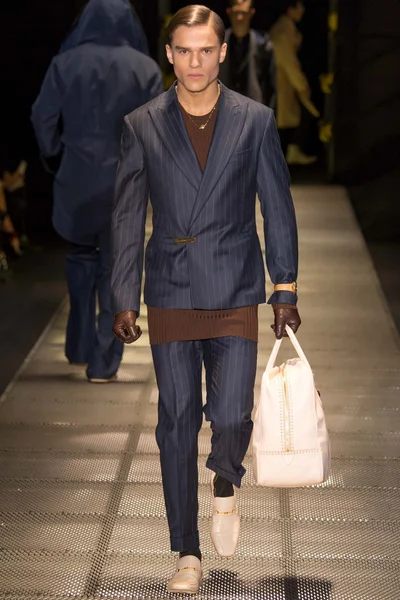 Look 31